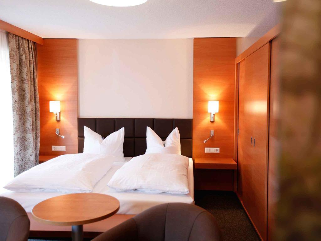 Hotel Neckartal Köngen Eksteriør billede